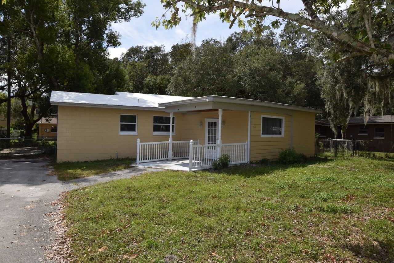 202 James Ct - Photo 2 of 20