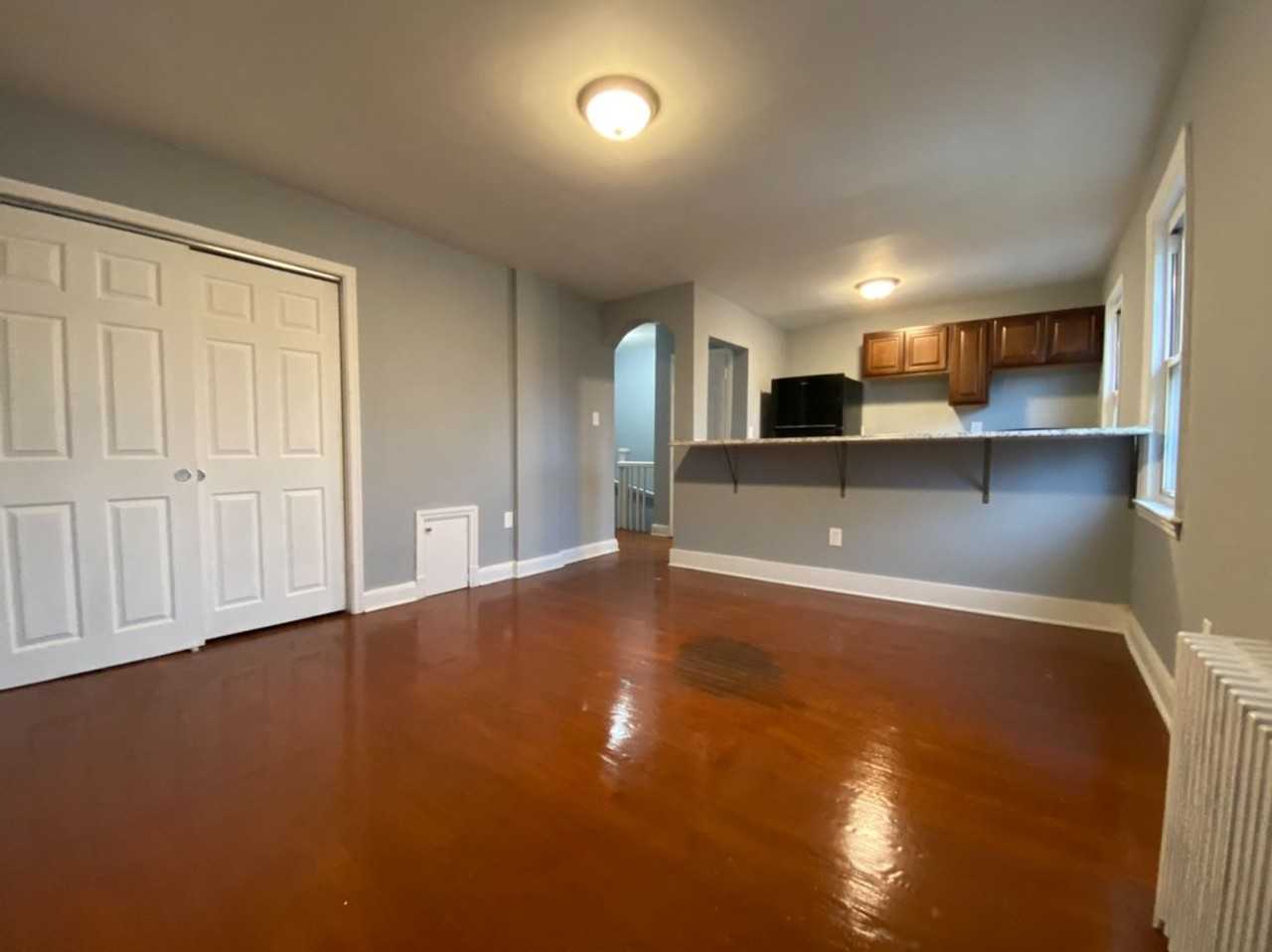 210 N Culver St - Photo 3 of 10