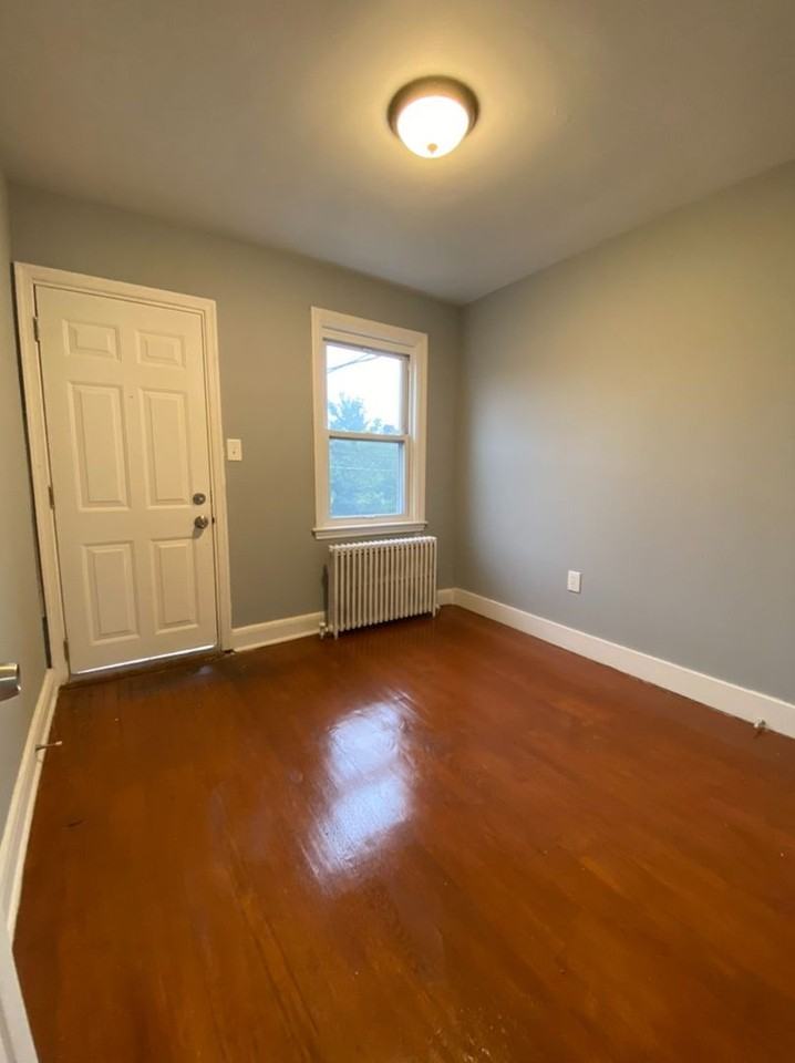 210 N Culver St - Photo 6 of 10