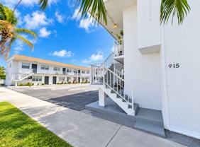 915 S 21st Ave - Photo 1 of 1