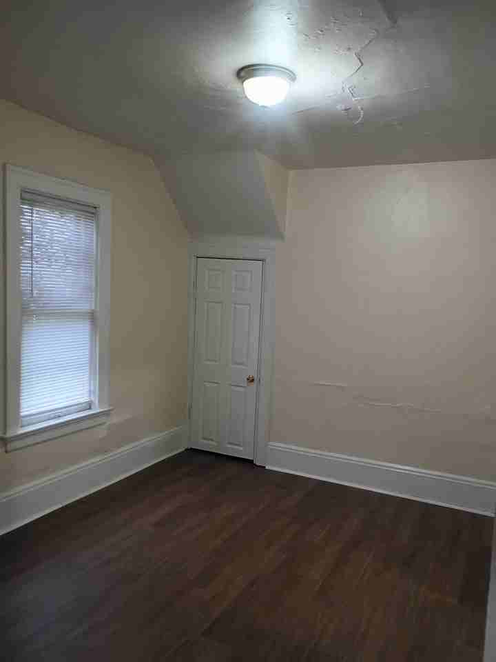 3835 N 11th St - Photo 4 of 7