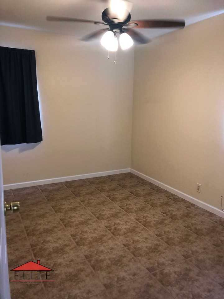 224 N Alvord St - Photo 7 of 11
