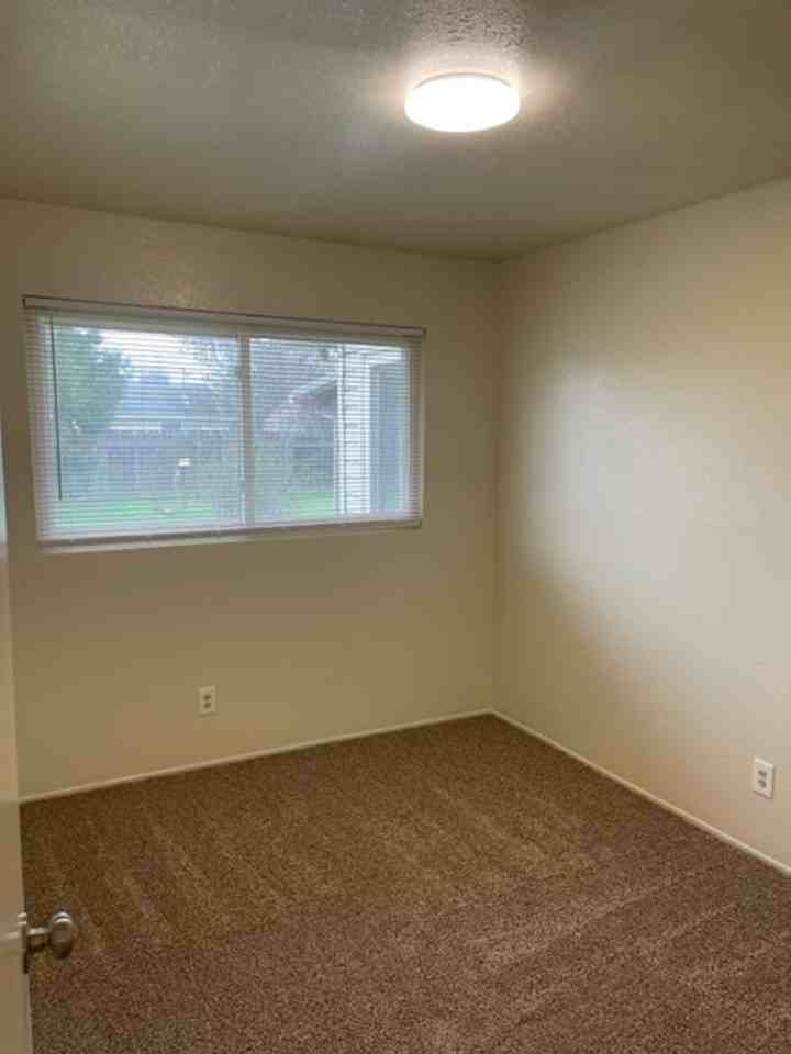 3313 Willow Ln - Photo 6 of 15