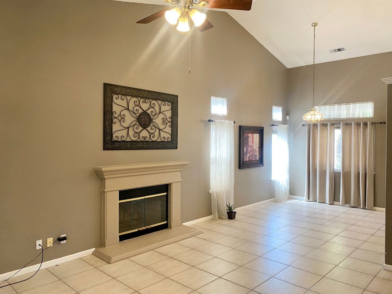 2072 E Rush Ave - Photo 5 of 25