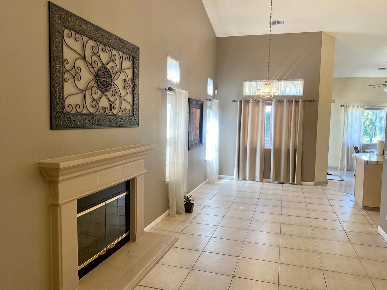 2072 E Rush Ave - Photo 6 of 25