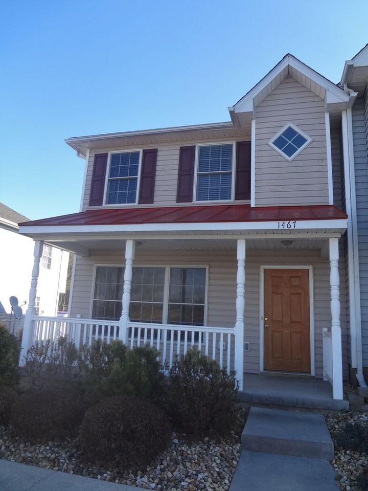 1467 Founders Way - Photo 2 of 19