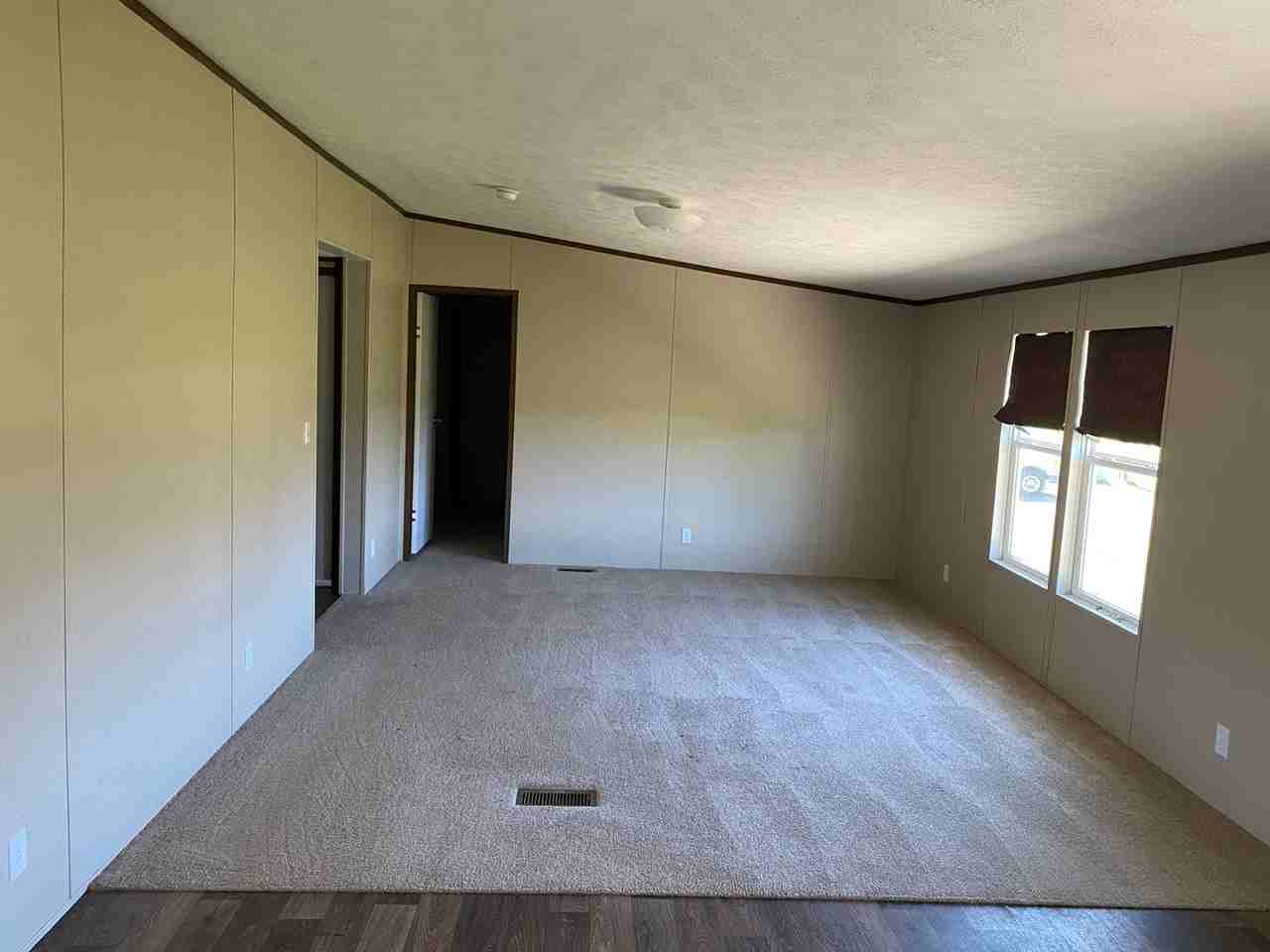 135 Meadow Spring Ct - Photo 2 of 5