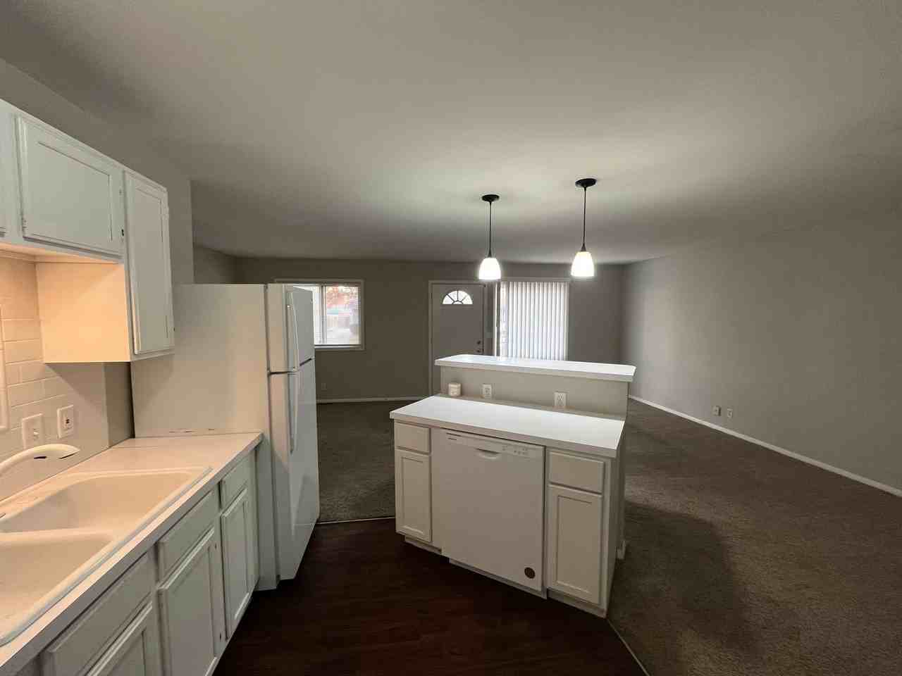 5044 Martin St - Photo 5 of 15
