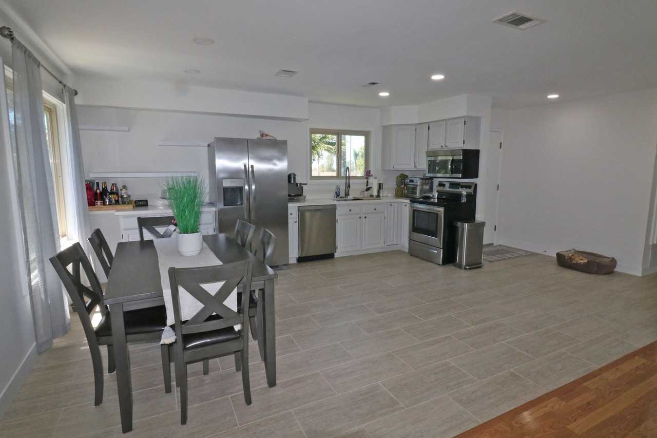 1102 Turnstone Way - Photo 2 of 27