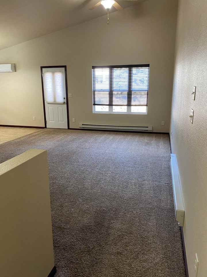 350B Little Rock Ct - Photo 3 of 13