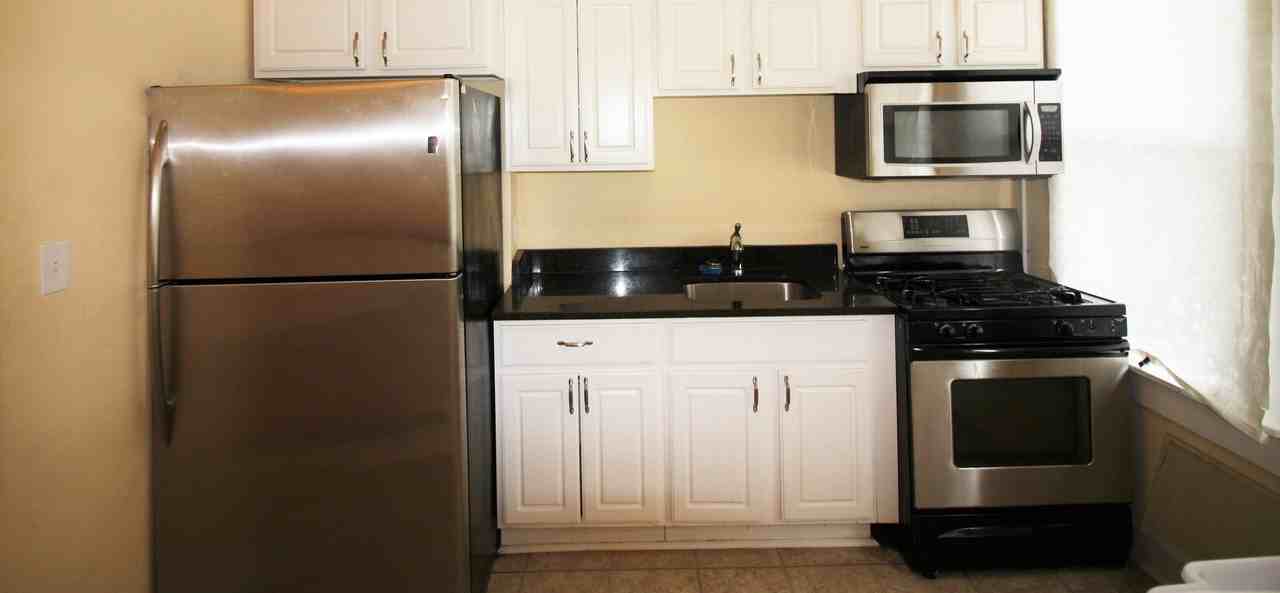 121 S Wickham Rd - Photo 4 of 5