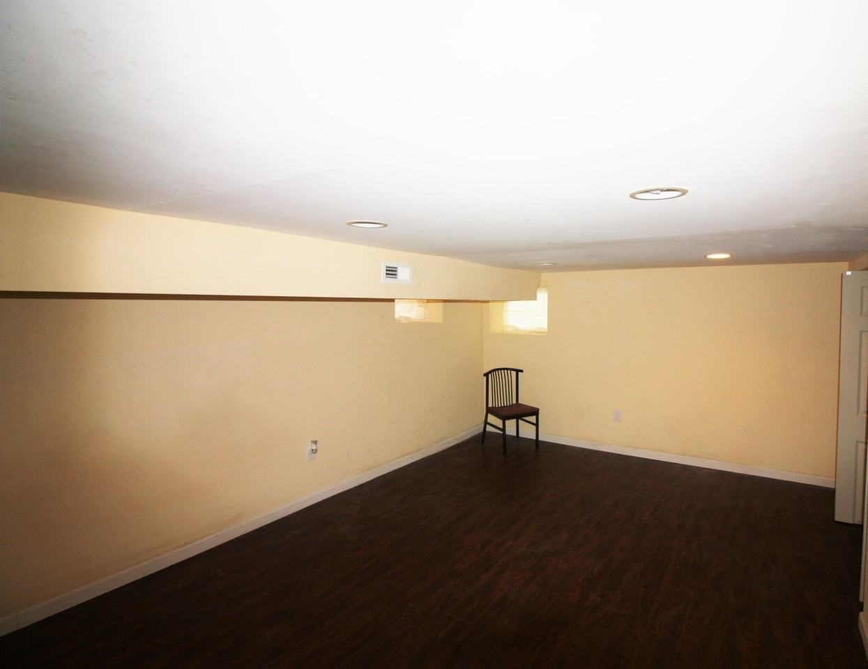 121 S Wickham Rd - Photo 5 of 5