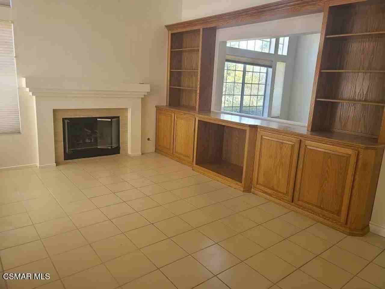 1029 Amberton Ln - Photo 3 of 32