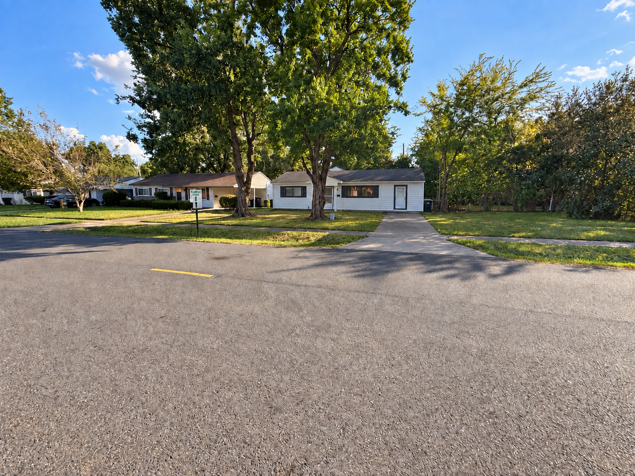 3002 Inda St - Photo 2 of 37