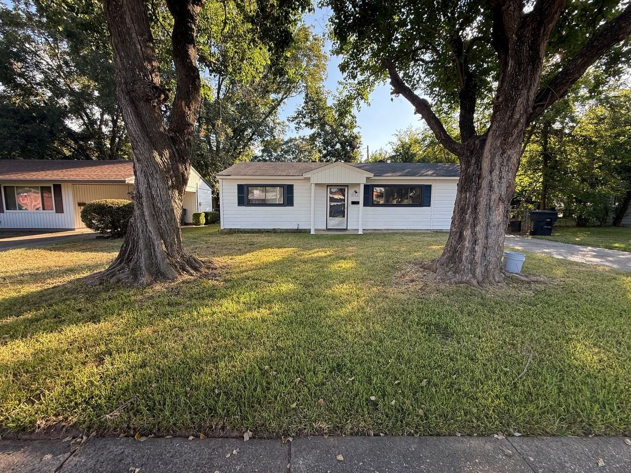 3002 Inda St - Photo 4 of 37