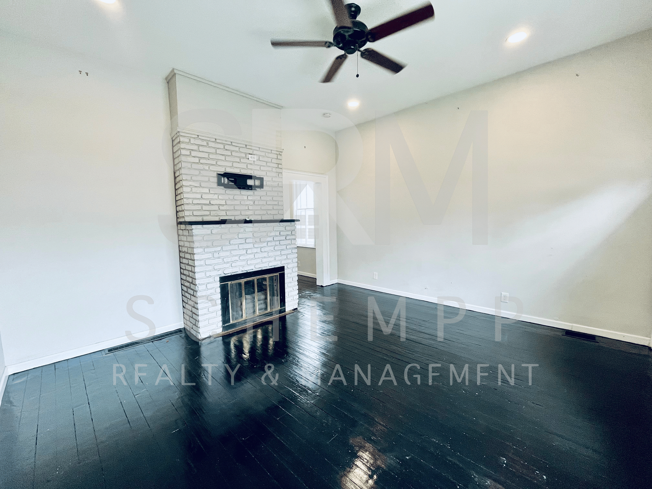 1523 Christy Ave - Photo 3 of 16