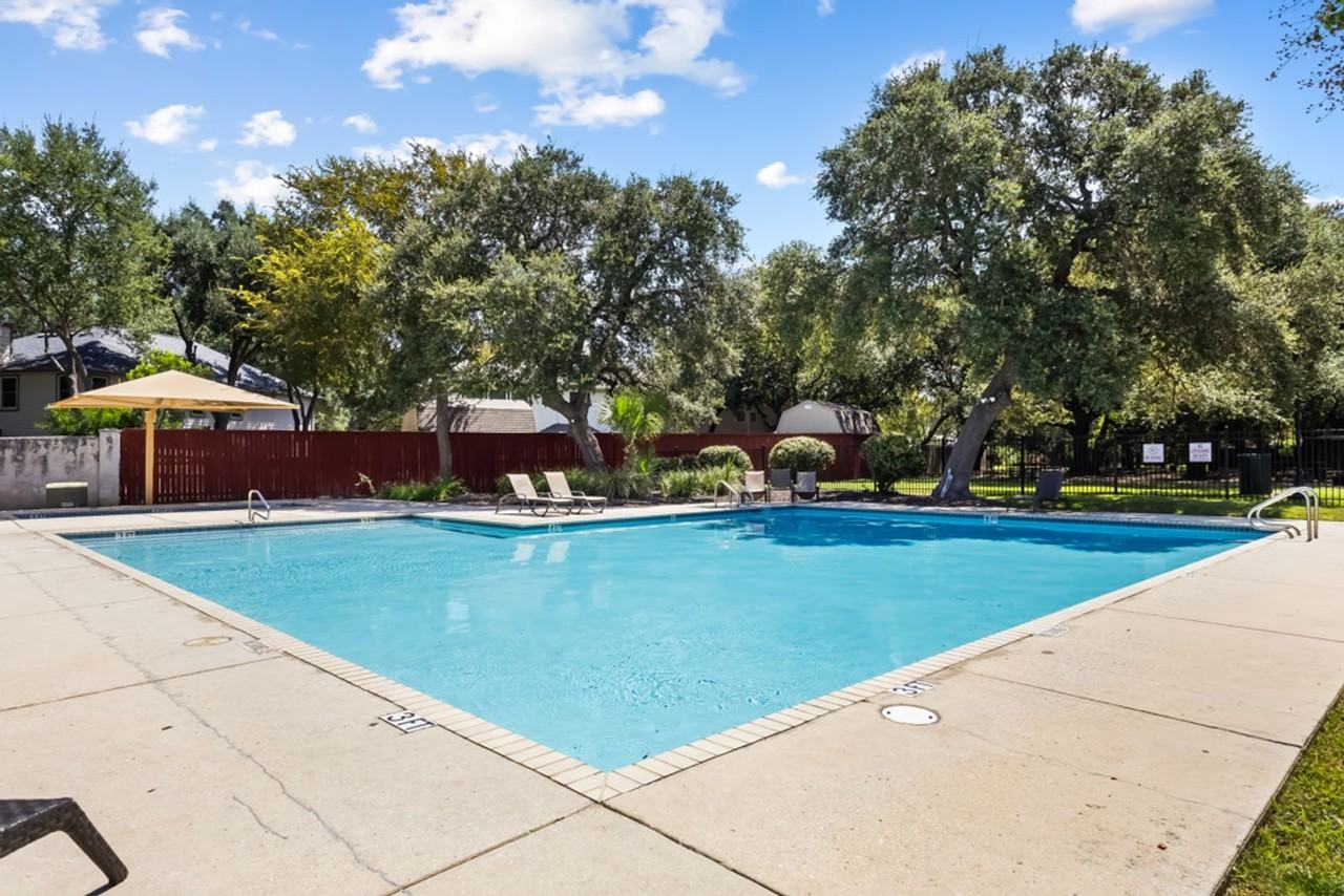 908 Rimrock Trl - Photo 5 of 31
