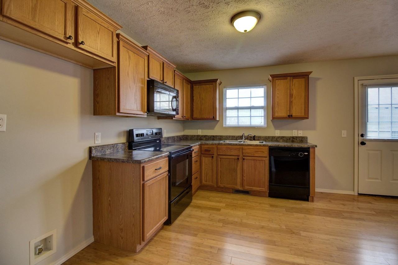 1094 S Tanner Dr - Photo 6 of 22