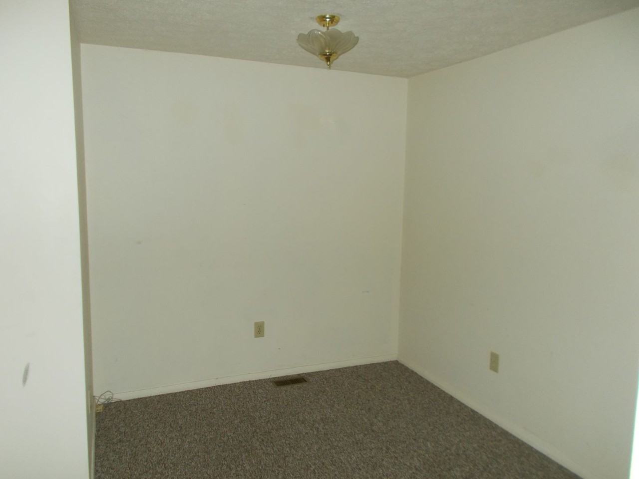 223 S 48th St - Photo 5 of 21