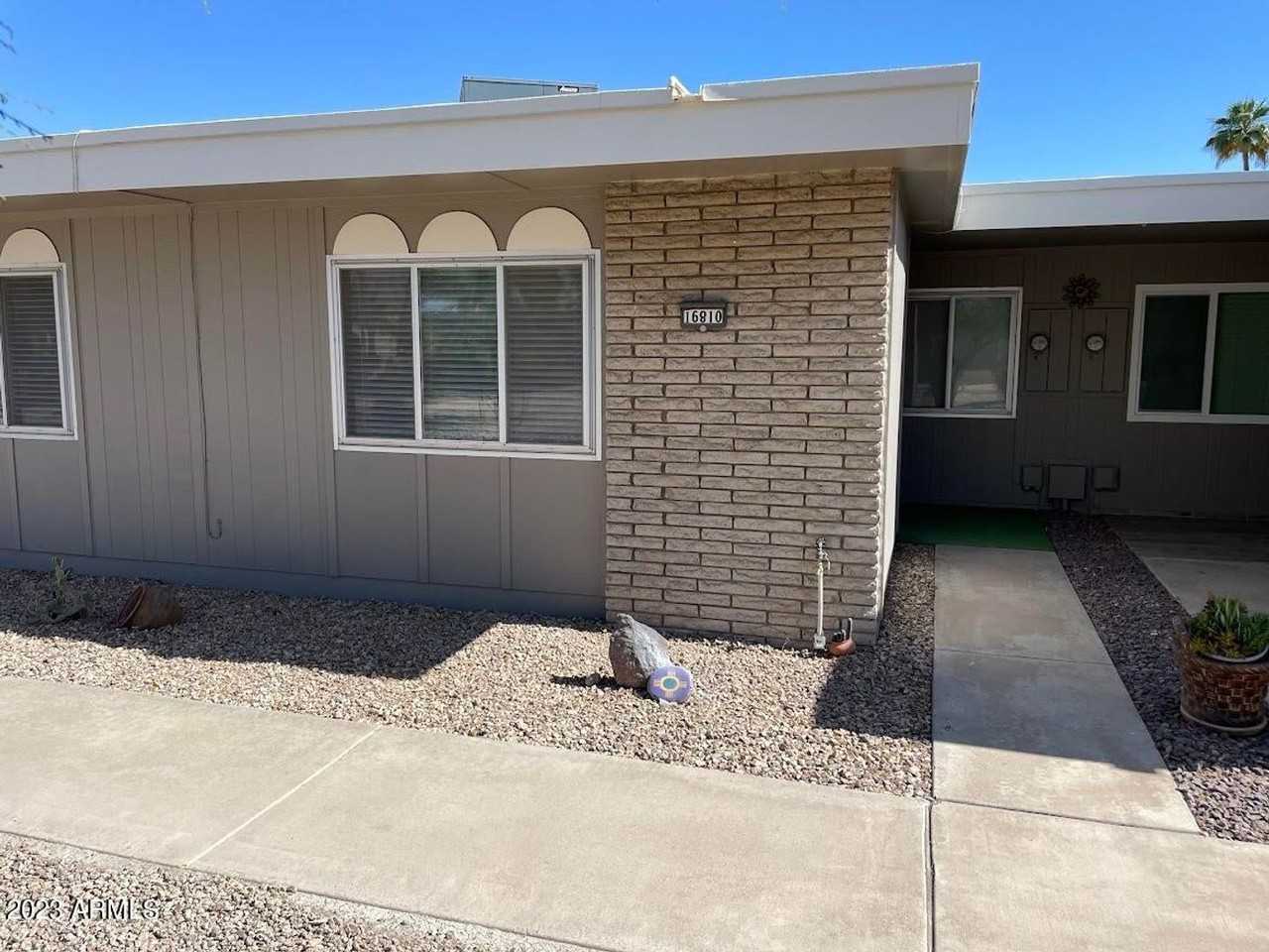 16810 N Boswell Blvd - Photo 2 of 36