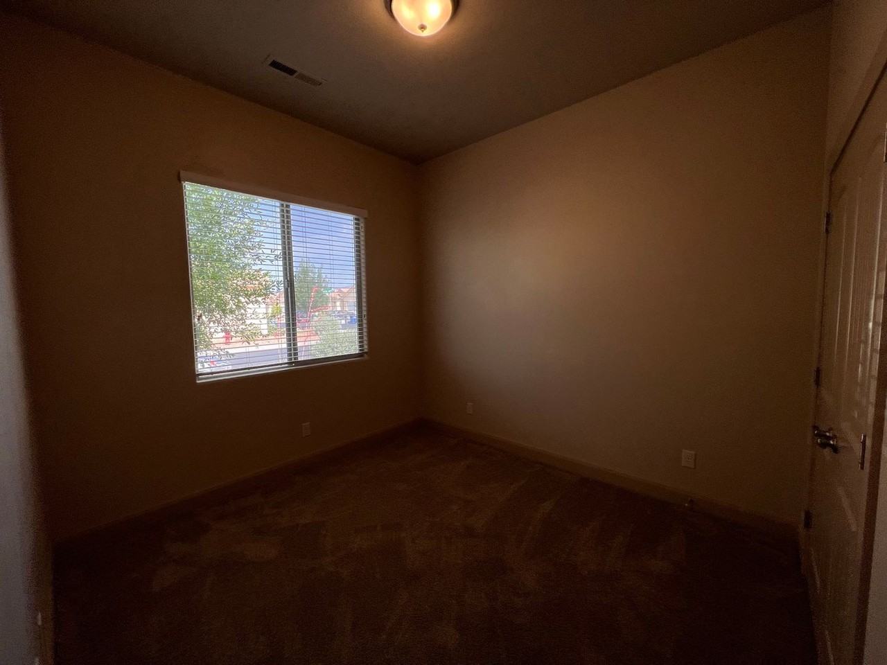 253 N 2530 W - Photo 4 of 19