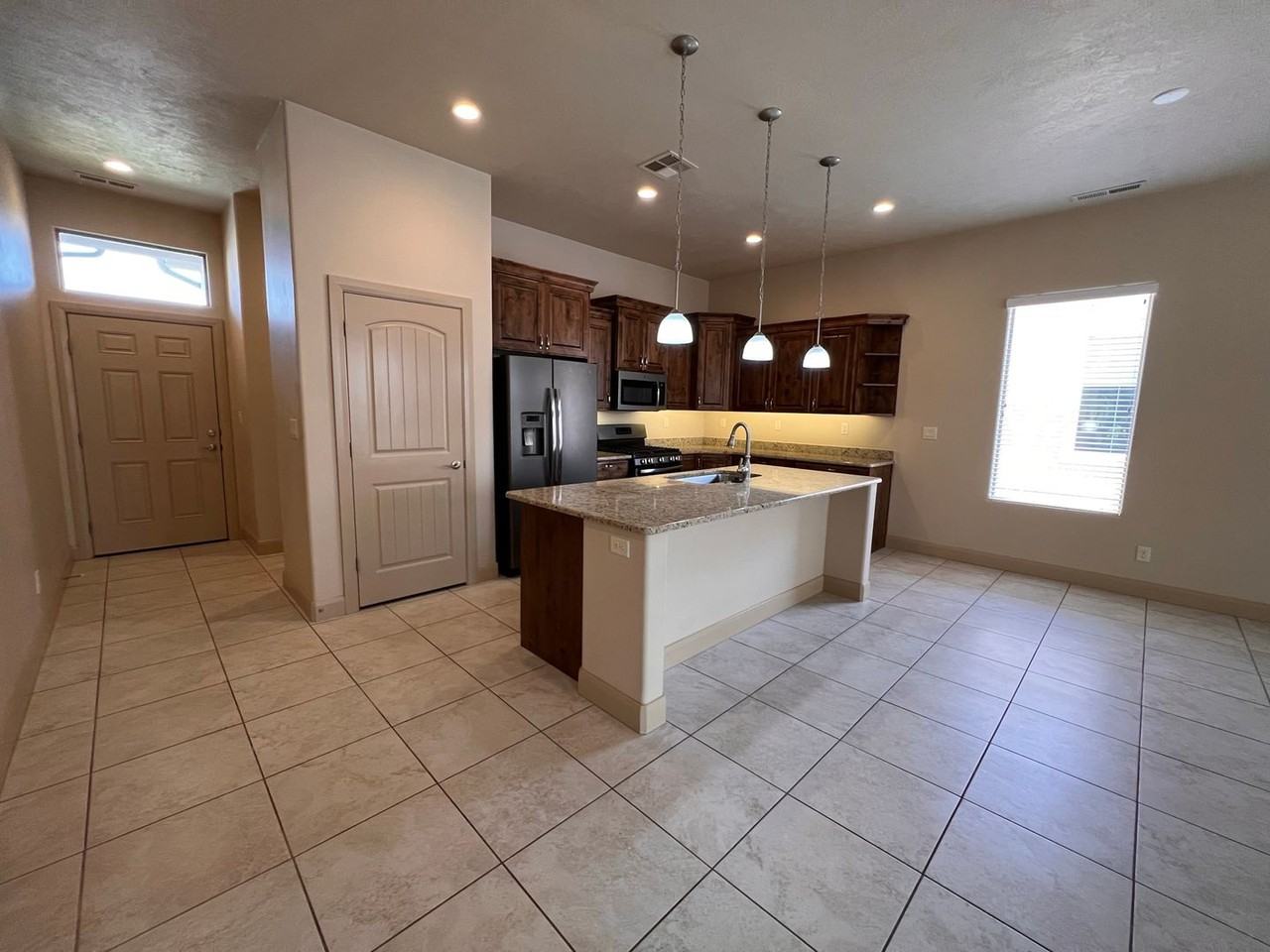253 N 2530 W - Photo 7 of 19
