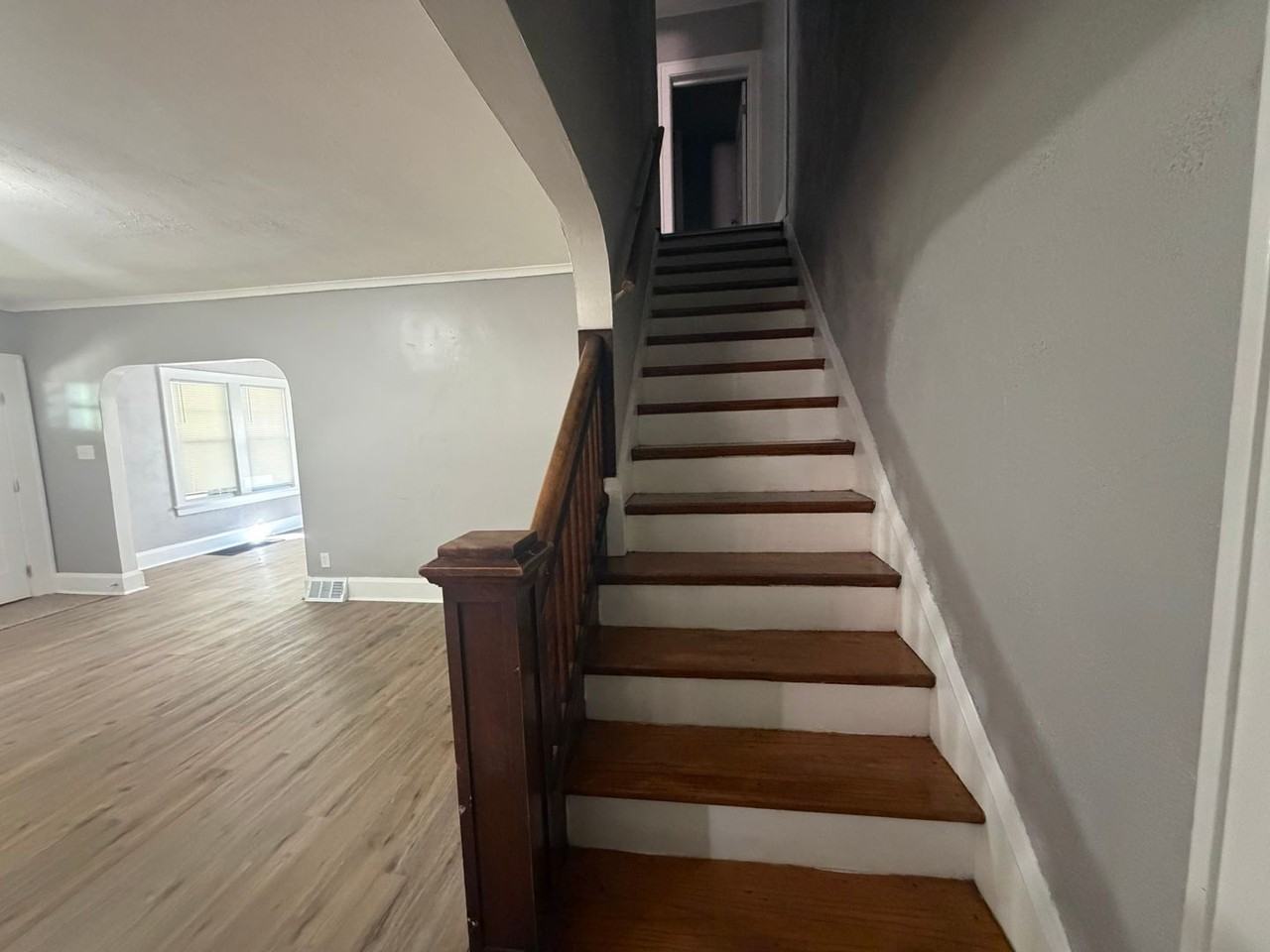 1477 Eleanor Ave - Photo 5 of 11