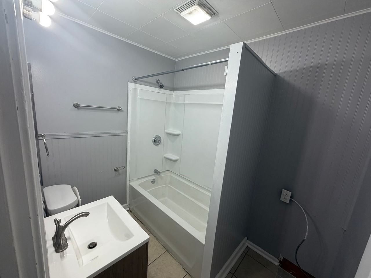 1477 Eleanor Ave - Photo 7 of 11