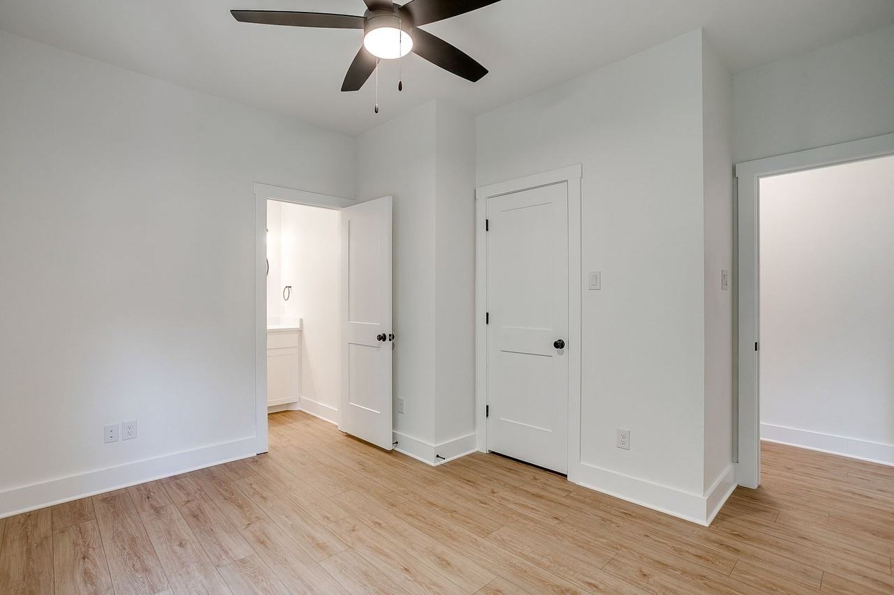 2345 Benbrook Blvd - Photo 6 of 50