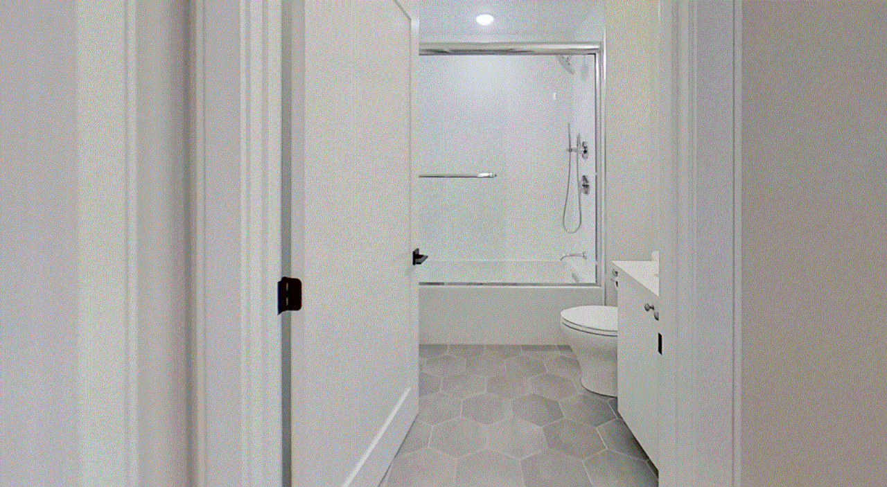 100 Warren St - Photo 4 of 5
