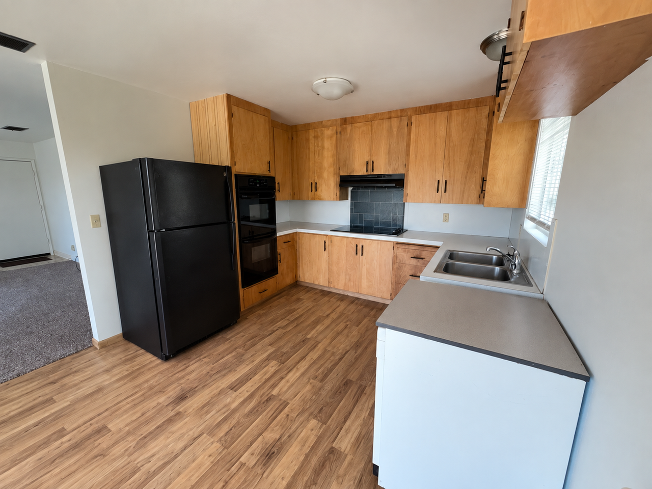 1315 Myrtle Ave - Photo 5 of 17