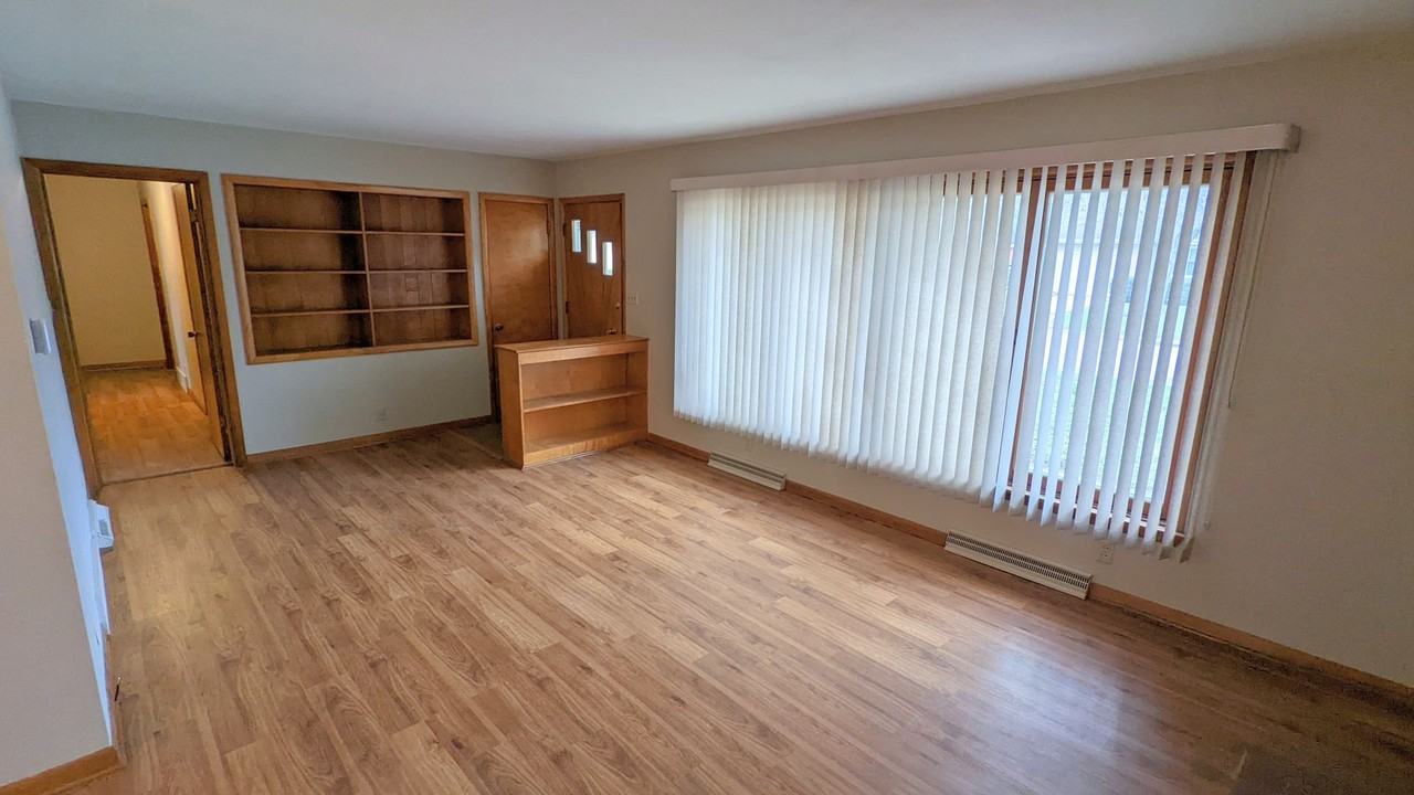 1624 Turtle St - Photo 7 of 12