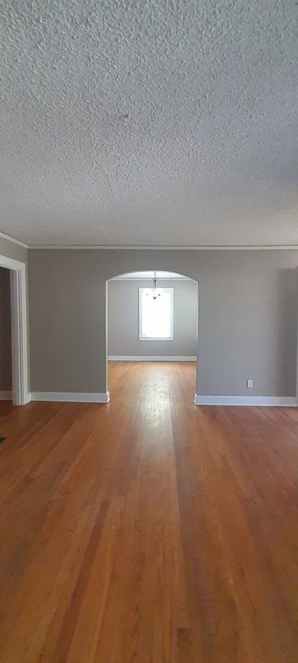 202 N Howell Ave - Photo 7 of 17