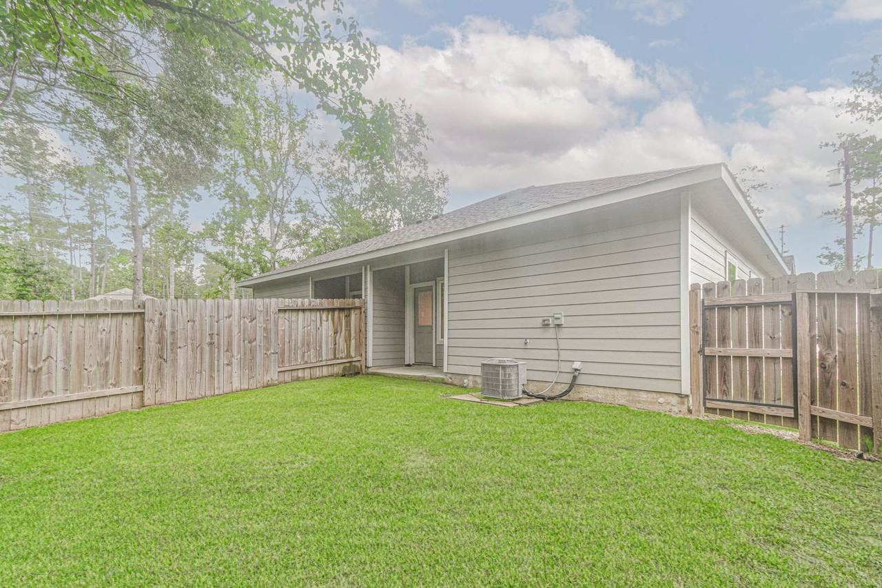 15633 Sycamore Dr