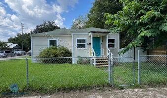 featured image of 2104 Evergreen Ave