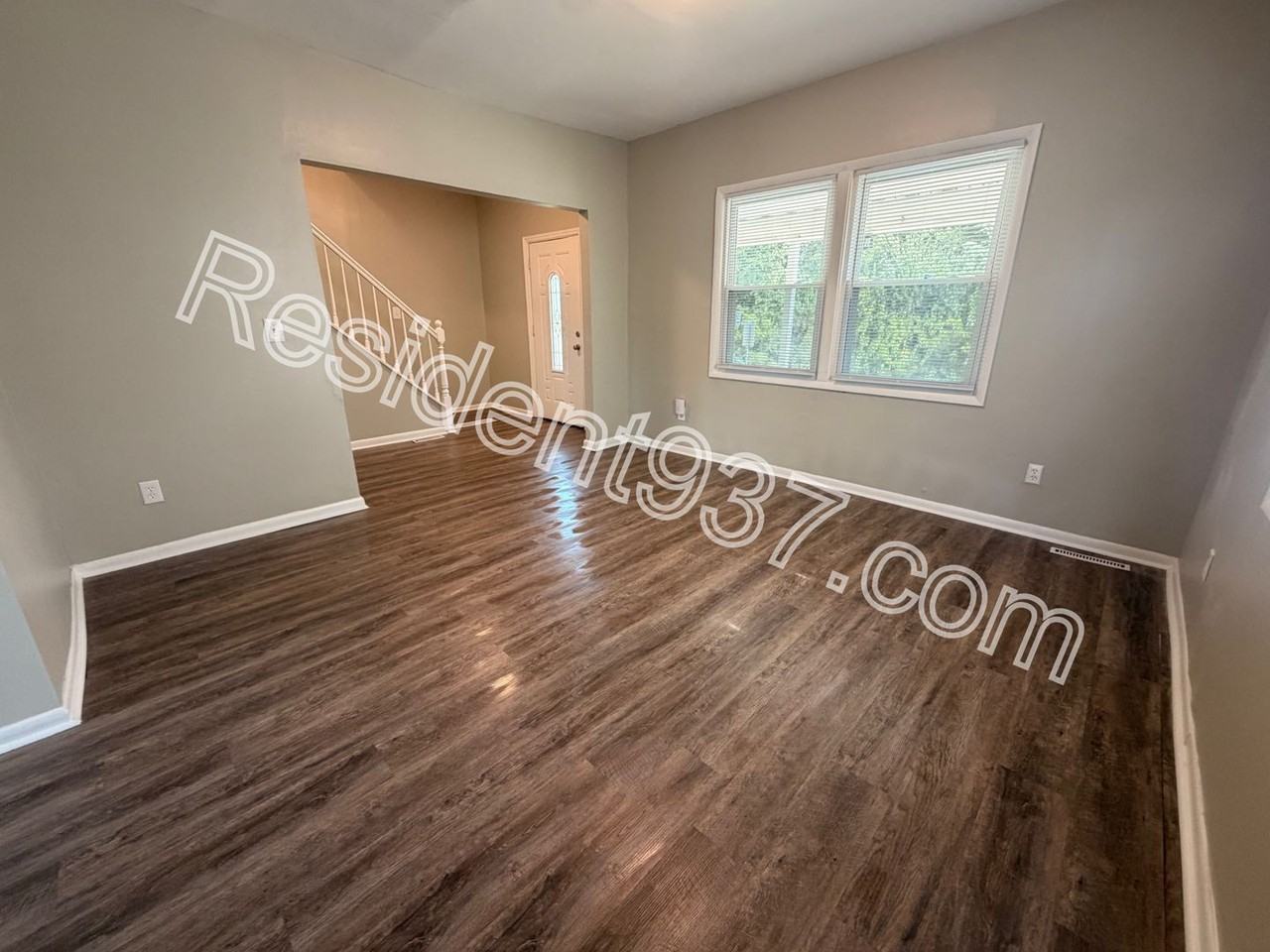 617 Wellmeier Ave - Photo 4 of 23
