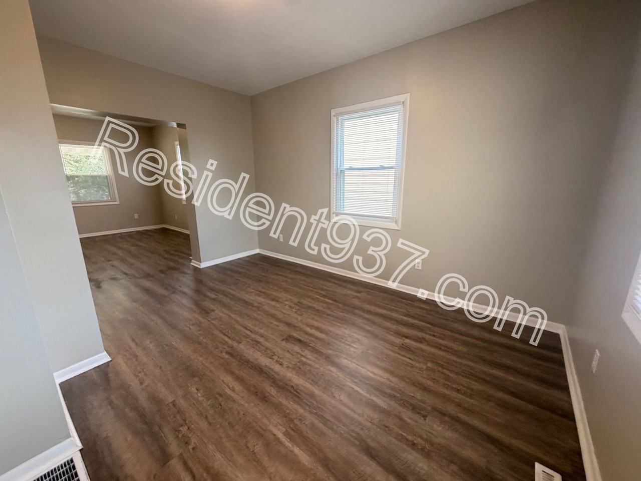617 Wellmeier Ave - Photo 5 of 23