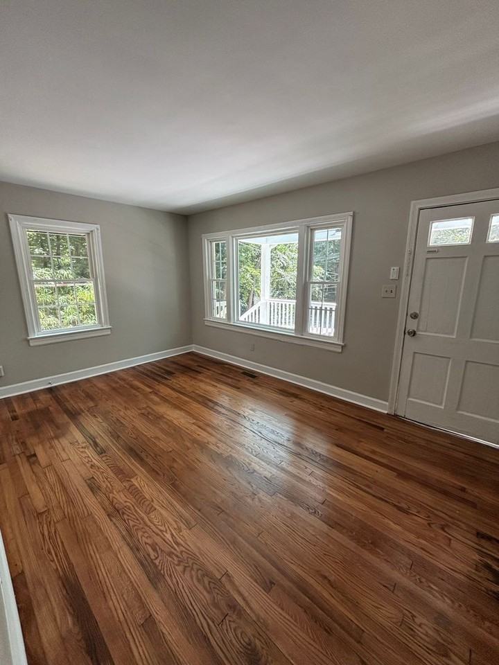 737 Raleigh Rd - Photo 3 of 10