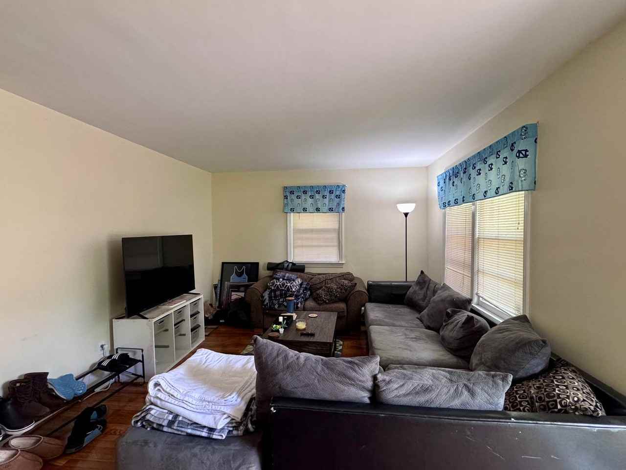 405 Smith Ave - Photo 2 of 9