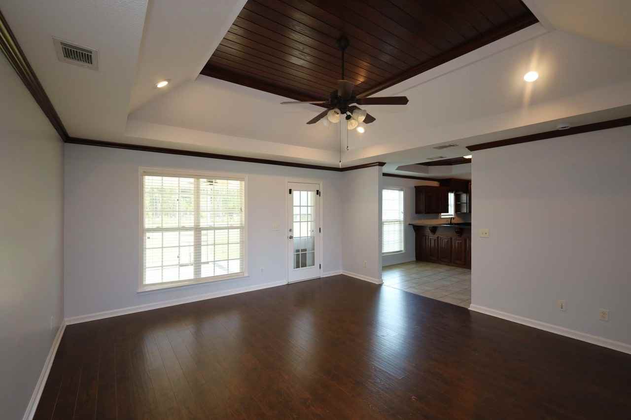 124 Mill Pond Pl - Photo 3 of 23