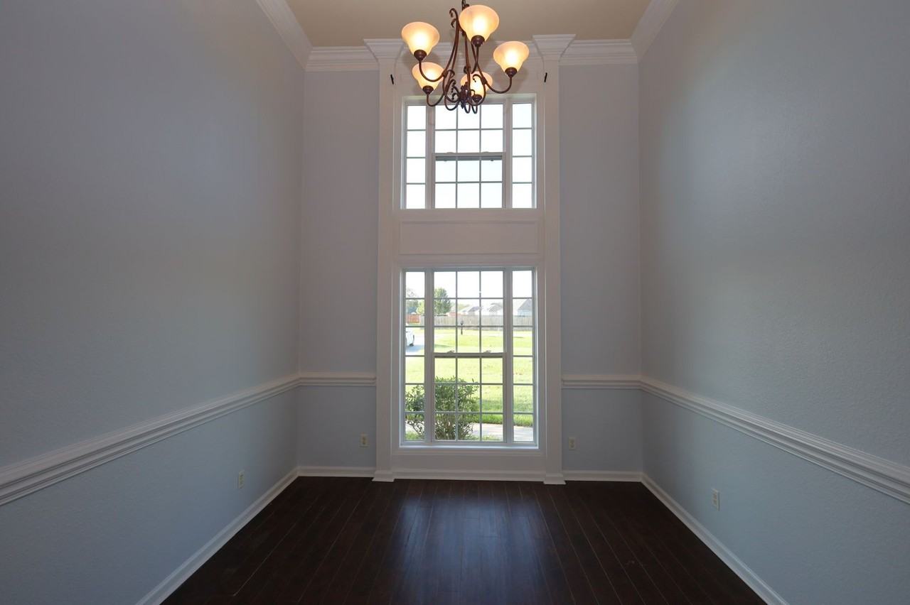 124 Mill Pond Pl - Photo 4 of 23