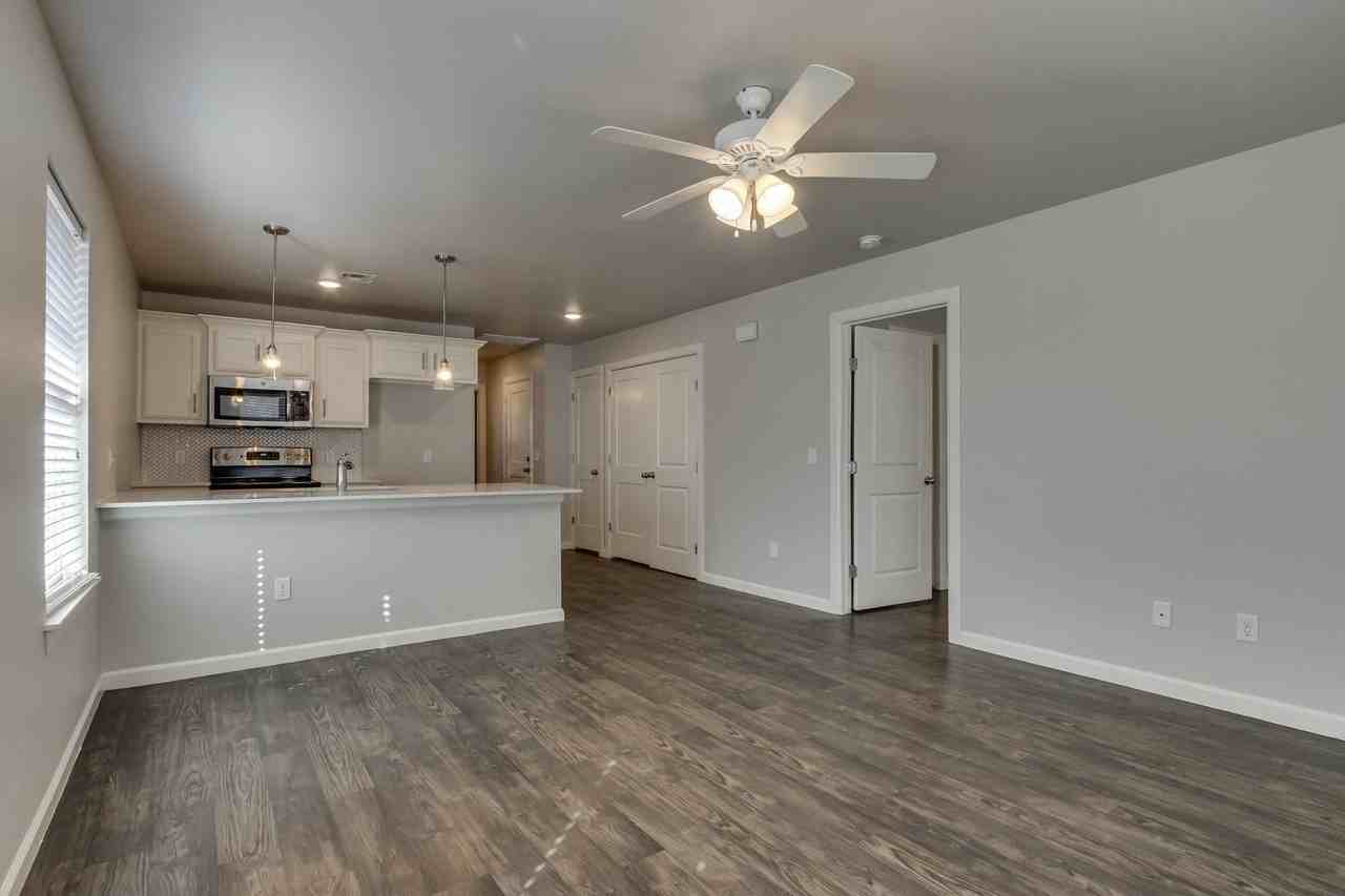 407 Vail Cir - Photo 6 of 37