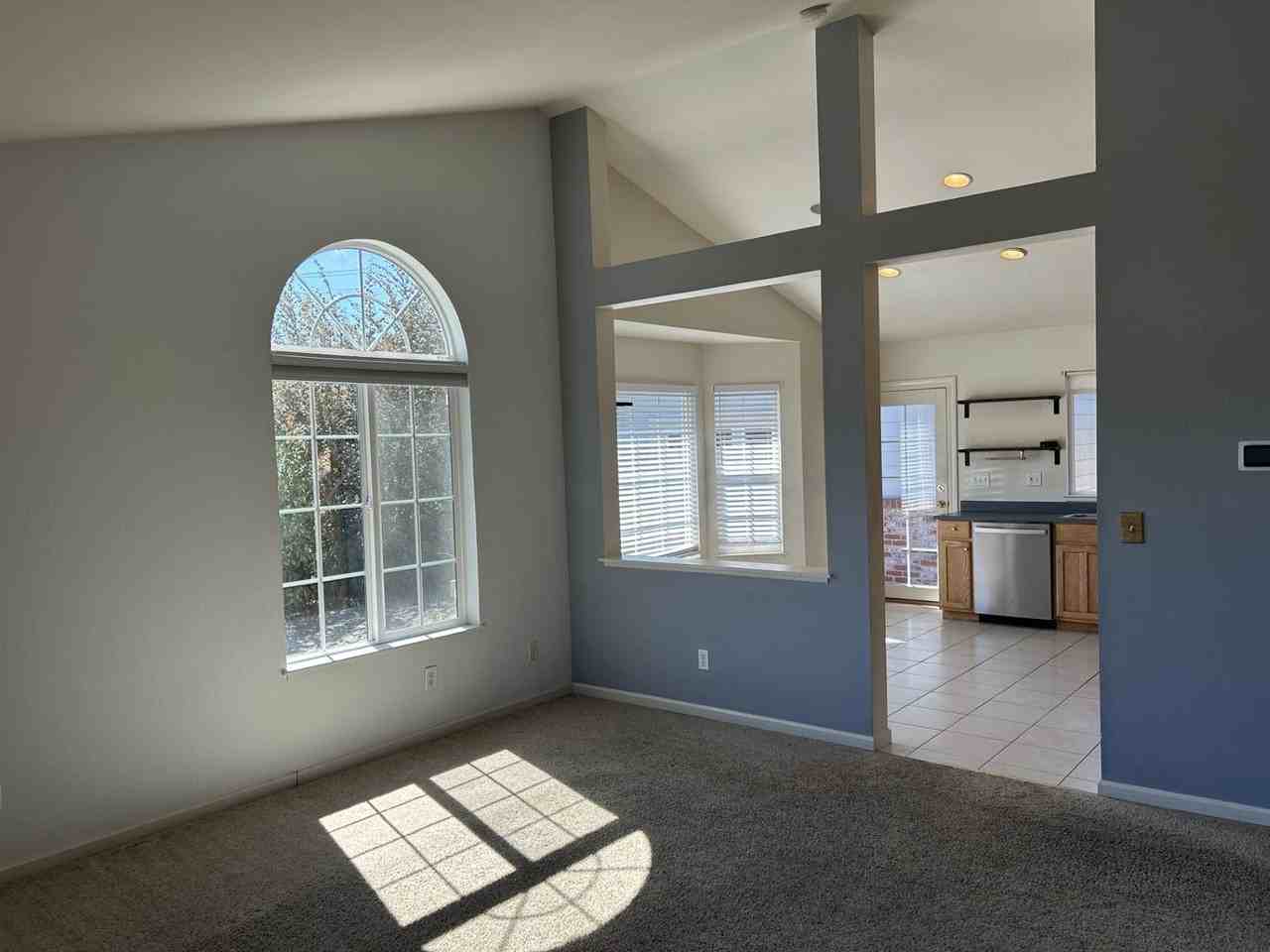 1806 Darby Rd - Photo 4 of 23