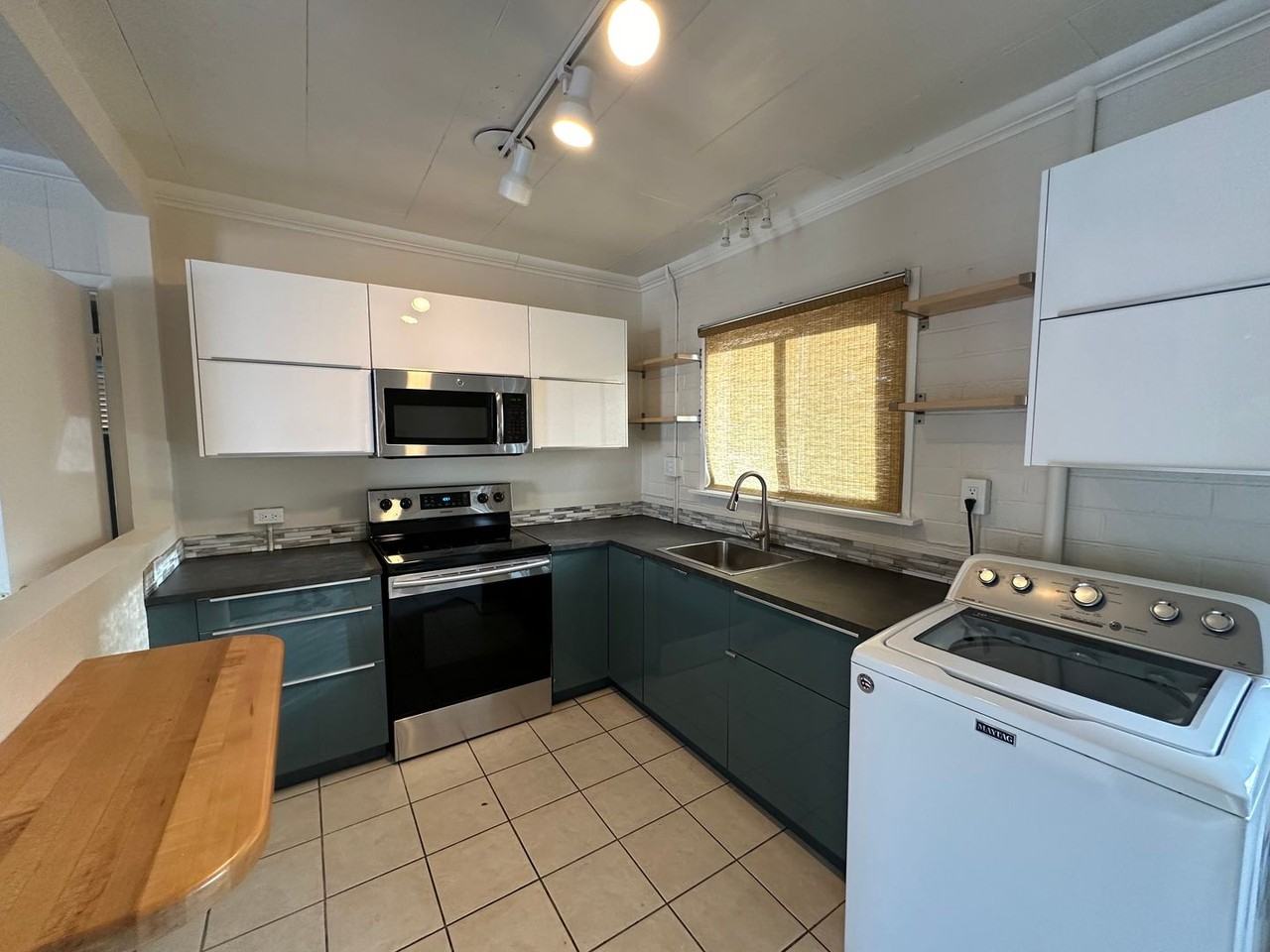 1219 Humboldt St - Photo 4 of 14