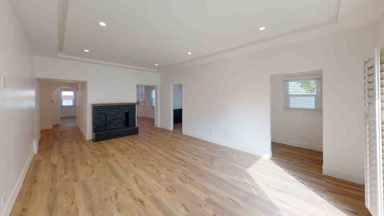 1021 S Hayworth Ave - Photo 6 of 16