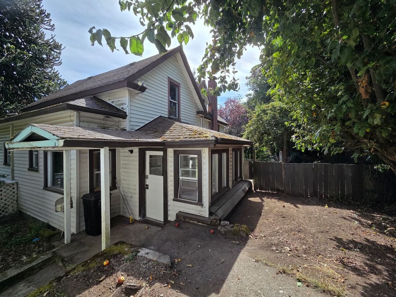 125 S Cambrian Ave - Photo 3 of 32