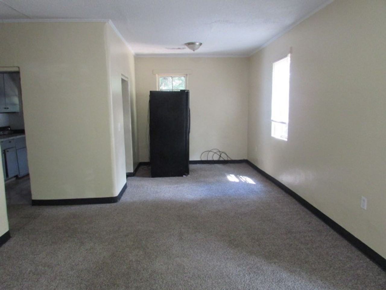 28 Burgess Ct - Photo 4 of 11
