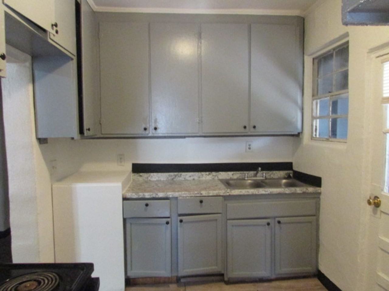 28 Burgess Ct - Photo 6 of 11