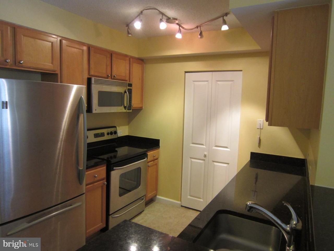 880 N Pollard St - Photo 7 of 33