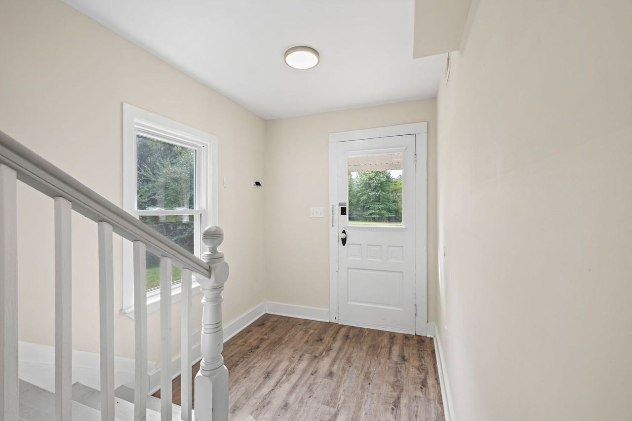 1457 Caledon Rd - Photo 4 of 39